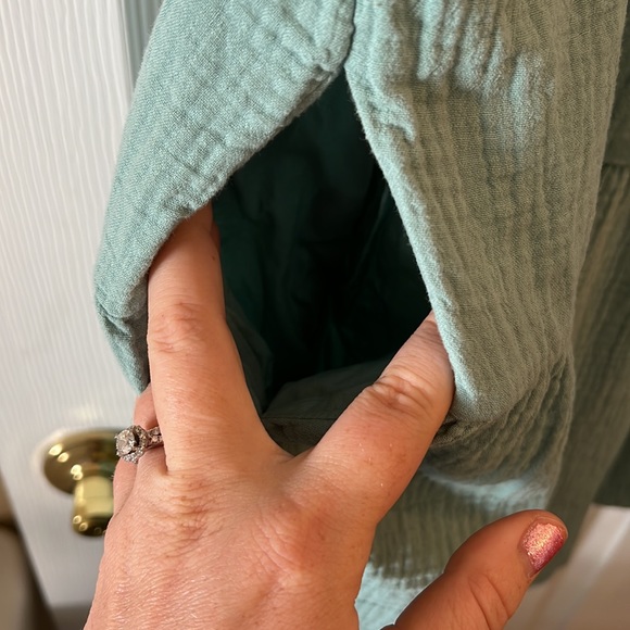 Universal Thread tiered dress with pockets - Picture 4 of 7